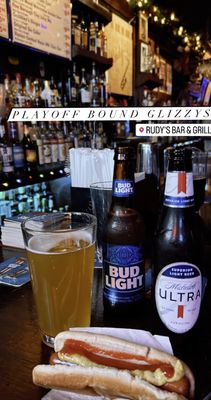 Rudy's Bar & Grill by null