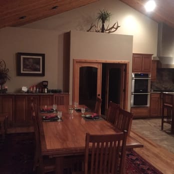 The White River Inn - Guest Houses Near Me - Cotter, Arkansas
