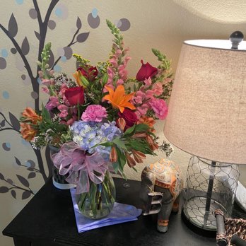 1st Moment Flowers - Beautiful Mother's Day bouquet 2020 - Florists Near Me - Round Rock, Texas