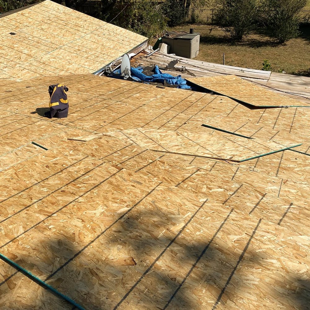 Slide of Juarez Roofing