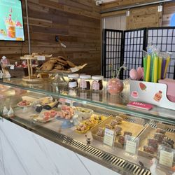 Zoe's Bakery - Baked goods