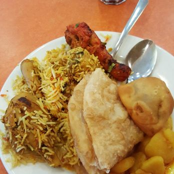 Pakwan Restaurant - Chicken Biryani, veggie somosa, tandoori chicken, paratha and curry potato YUM - Pakistani Near Me - Hayward, California