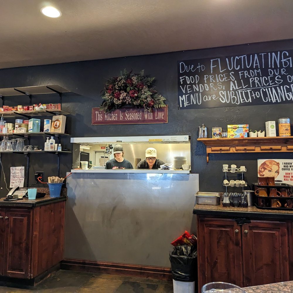 Lisa’s Country Kitchen - Lisa runs the kitchen! - Breakfast & Brunch Near Me - Nephi, Utah Lisa’s Country Kitchen - Lisa runs the kitchen! - Breakfast & Brunch Near Me - Nephi, Utah