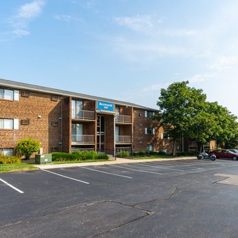 Brixworth Apts - Parking Lot - Apartments Near Me - Cincinnati, Ohio Brixworth Apts - Parking Lot - Apartments Near Me - Cincinnati, Ohio