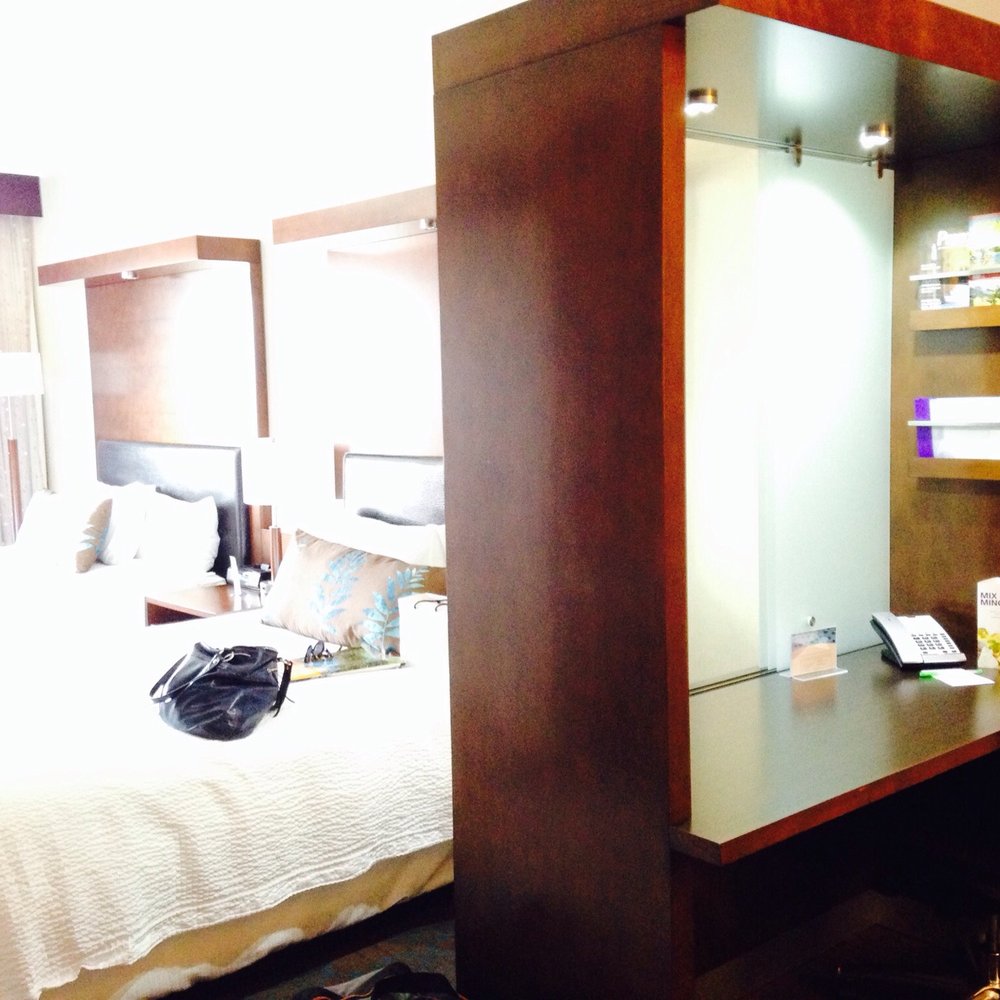 SpringHill Suites by Marriott Denver Downtown - Comfortable beds - Hotels Near Me - Denver, Colorado