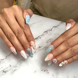 D Nails