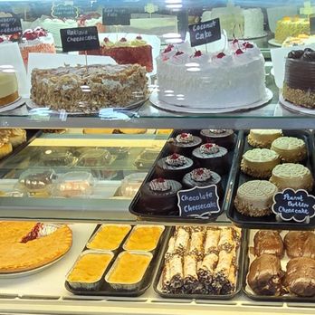 Silver Moon Diner - Dessert Case - Diners Near Me - Middle River, Maryland Silver Moon Diner - Dessert Case - Diners Near Me - Middle River, Maryland