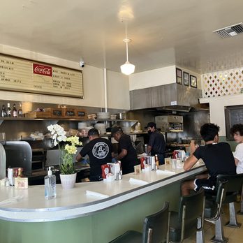 Snug Harbor - Inside - Diners Near Me - Santa Monica, California