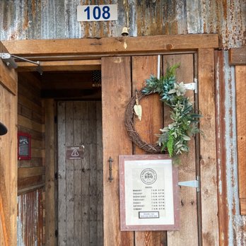 Double Barrel BBQ - a door with a wreath on it - Barbeque Near Me - Sedro Woolley, Washington