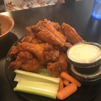 Duff's Famous Wings - Steaming hot amazing wings!!! - American Near Me - Amherst, New York