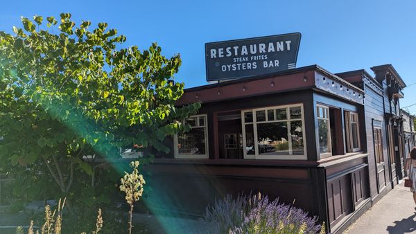 Underwood Bar and Bistro by null