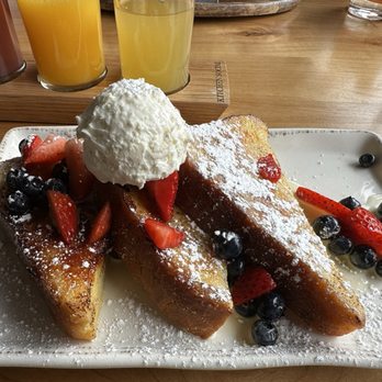 Kitchen Social - Crème Brûlée French Toast - Desserts Near Me - Cincinnati, Ohio
