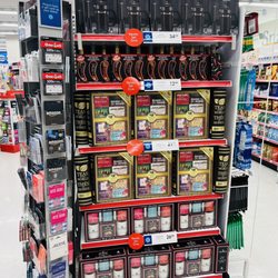 Shoppers Drug Mart - Shoppers Drug Mart - Nov 2022 product displays