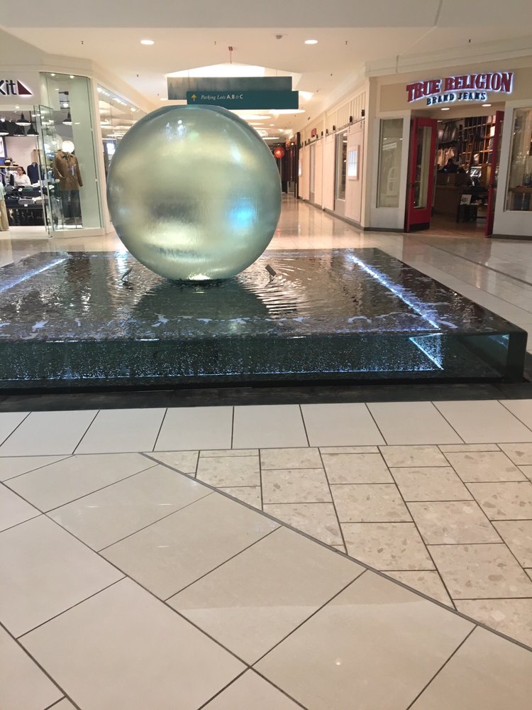 Arriba 48+ imagen armani short hills mall Abzlocal.mx