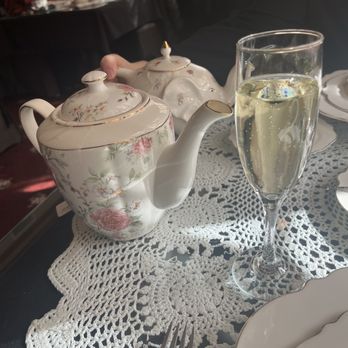 The Queen's Parlour - Champagne - Tea Rooms Near Me - Manitou Springs, Colorado The Queen's Parlour - Champagne - Tea Rooms Near Me - Manitou Springs, Colorado