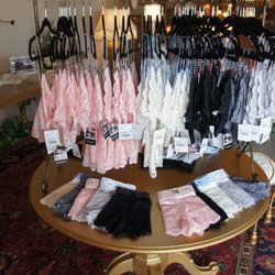 Bella Vous Lingerie