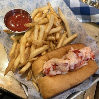 Peacemaker Lobster and Crab - Lobster Roll - Seafood Near Me - Saint Louis, Missouri Peacemaker Lobster and Crab - Lobster Roll - Seafood Near Me - Saint Louis, Missouri