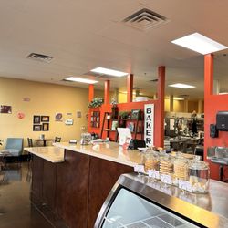 Senza Gluten Free Bakery - Counter and seating area
