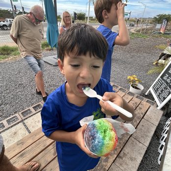 Peace Love Shave Ice - Shaved Ice Near Me - Lahaina, Hawaii
