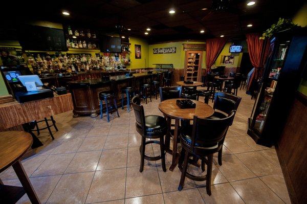 Lakeway's Speakeasy and Cigar Bar