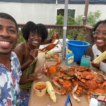 Captain James Crab House - Seafood Near Me - Baltimore, Maryland