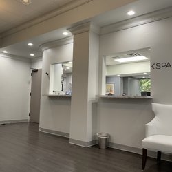 Cosmetic Surgery Associates of Texas - Beautiful waiting area with check-in counters.