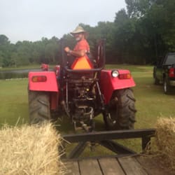 Gaucho Farm - Farmer tractor driver