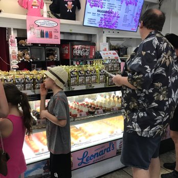 Leonard's Bakery - Bakeries Near Me - Honolulu, Hawaii