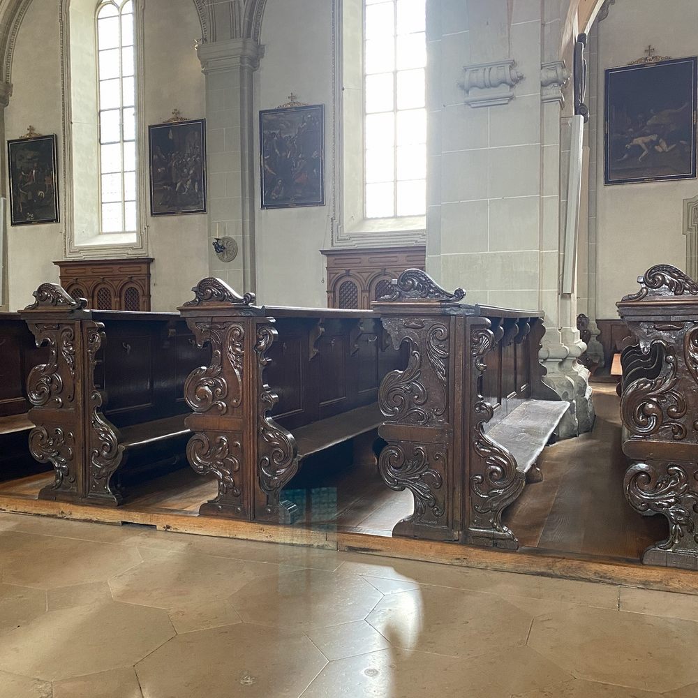 Hofkirche St. Leodegar - Pews - Churches Near Me - Luzern, LU