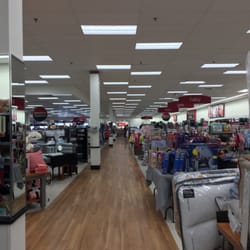 TJ Maxx of Sudbury -- Sudbury Crossing : 437 Boston Post Road / Route 20, Sudbury           Interior