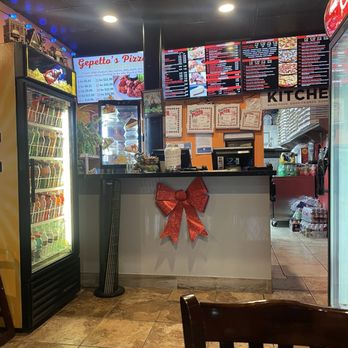 Gepetto's Pizza - Interior Photo - Pizza Near Me - Sugar Land, Texas