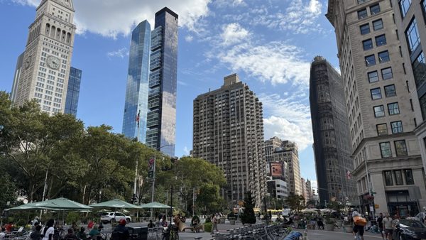Flatiron Building by null