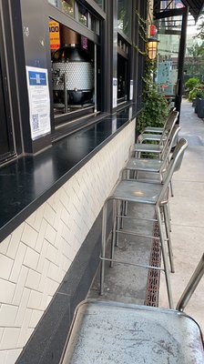 Owen's Tavern & Garden by null