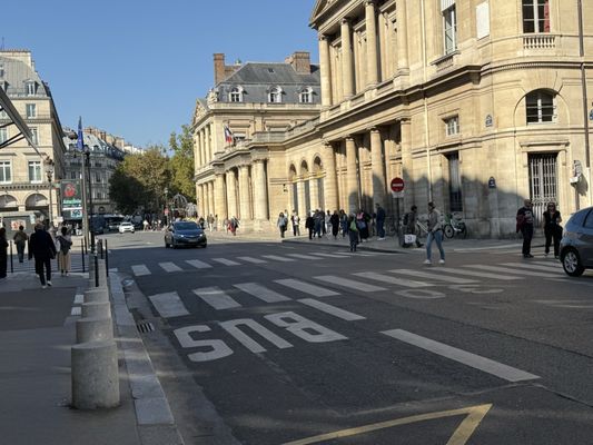 ENZA FAMIGLIA - ST.HONORÉ by null