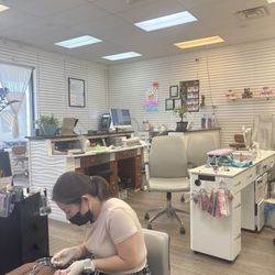 Elite Nails and Spa - Inside on Easter Sunday