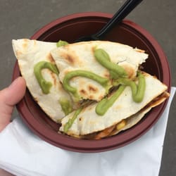 Bowl Food - Pulled pork quesadilla with quacamole - yum!
