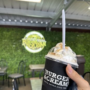 Burger & Cream - Banana creme pie twisty - Desserts Near Me - Auburn, California Burger & Cream - Banana creme pie twisty - Desserts Near Me - Auburn, California