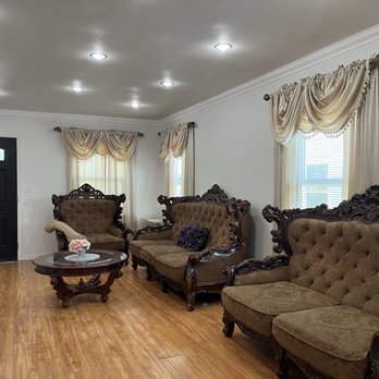 Silver Light Care - Guest room - Home Health Care Near Me - San Fernando Valley, California Silver Light Care - Guest room - Home Health Care Near Me - San Fernando Valley, California