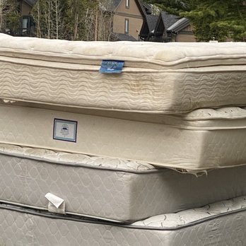 Grand Timber Lodge - Old dirty stained mattresses for three days on property. - Ski Resorts Near Me - Breckenridge, Colorado