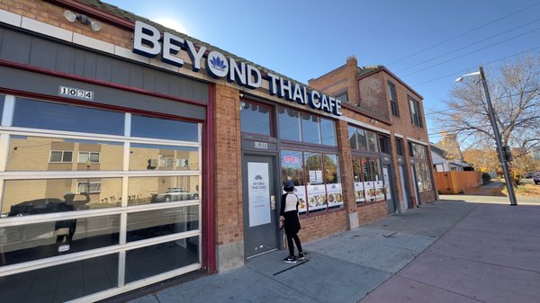 Beyond Thai Cafe by null