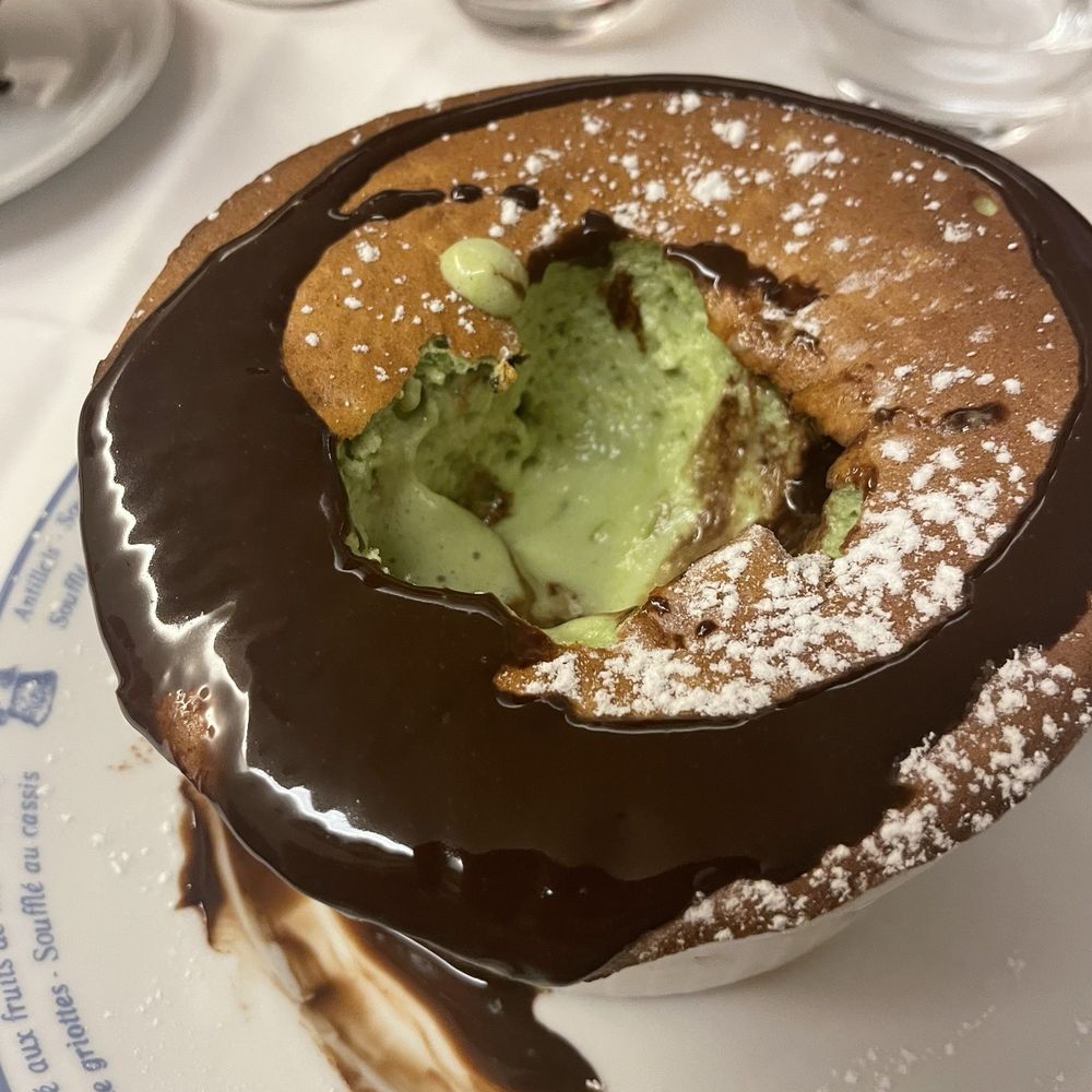 Le Soufflé - Pistachio soufflé - French Near Me - Paris, 75