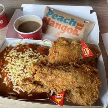 Jollibee - Spaghetti and Spicy Fried Chicken - Chicken Shop Near Me - Daly City, California Jollibee - Spaghetti and Spicy Fried Chicken - Chicken Shop Near Me - Daly City, California