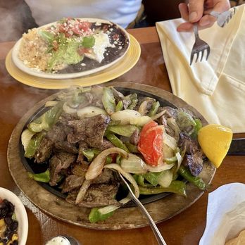 Dos Carlitos - steak fajitas - Mexican Near Me - Santa Ynez, California