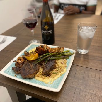 Dee Queezys - Surf and turf - Food Trucks Near Me