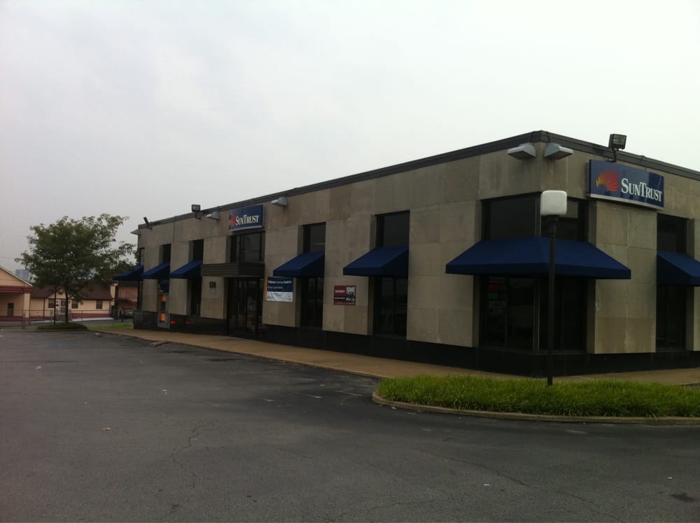 SUNTRUST 530 Murfreesboro Pike, Nashville, Tennessee Banks & Credit