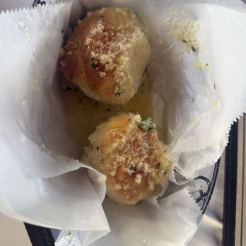 Giannis Italian Restaurant - Garlic bread - Italian Near Me - Pompano Beach, Florida Giannis Italian Restaurant - Garlic bread - Italian Near Me - Pompano Beach, Florida