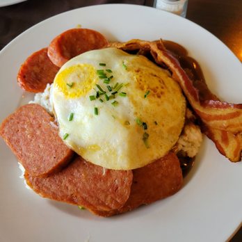 Wai Oli iCafe & Lounge - Breakfast & Brunch Near Me - Hilo, Hawaii