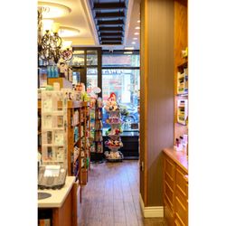 ~ Park Chemists RX Full Service Pharmacy ~
Your family-owned neighborhood medicine cabinet where gift shop meets pharmacy!