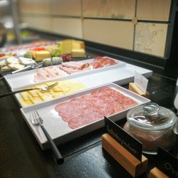 Businesshotel Forum - Das Frühstücksbuffet entspricht dem hohen Standard des Hauses.