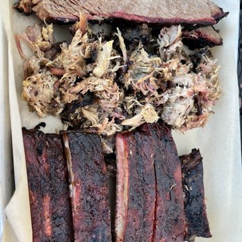 Hog Wild Bar-B-Que - Brisket, pulled pork and St Louis ribs - Barbeque Near Me - Placerville, California Hog Wild Bar-B-Que - Brisket, pulled pork and St Louis ribs - Barbeque Near Me - Placerville, California